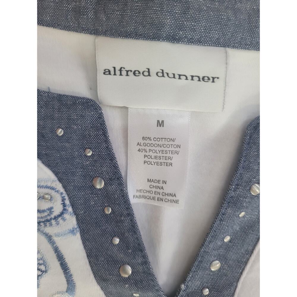 Alfred Dunner Wht/Denim Flower Shirt V Neck Sz M - Picture 5 of 6